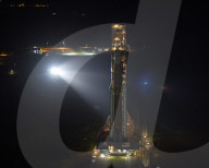 NEWS - Die NASA bringt die SLS-Rakete zu ihrem Startkomplex im Kennedy Space Center