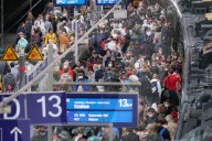 NEWS - Neun-Euro-Ticket am Pfingstwochenende: Volle Bahnsteige und keine Fahrradmitnahme am Hamburger Hauptbahnhof
