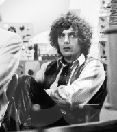 Syd Barrett 1967 in Pink Floyd at a BBC Radio taping. ¬© Chris Walter/Photofeatures/DALLE 