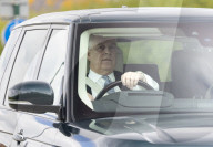 ROYALS - Prinz Andrew kommt auf Schloss Windsor an