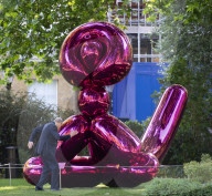 Christie's press preview Jeff Koons, Balloon Monkey