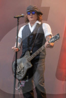PEOPLE - Johnny Depp tritt in einem Konzert in Helsinki auf