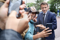 NEWS - Emmanuel Macron gibt bei der zweiten Runde der Parlamentswahlen in Le Touquet, Frankreich, seine Stimme ab