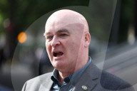 NEWS - GB: Eisenbahner-Gewerkschaftsboss MICK LYNCH am ersten Tag des landesweiten Bahnstreiks