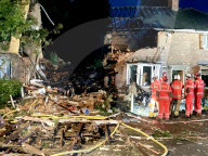 NEWS - Fünf Verletzte: Durch eine Explosion ist ein Haus in Birmingham zerstört worden