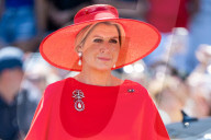 ROYALS - Die holländischen Royals landen bei windigem Wetter in Wien