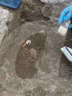 FEATURE - 2000 Jahre alte Schildkröte und ihr Ei in Pompeji gefunden