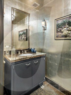 PEOPLE - Jon Bon Jovi hat sein Haus in West Village, New York, für 22 Millionen Dollar verkauft