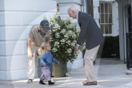 PEOPLE - US-Präsident Joe Biden begrüsst seine Enkel bei der Rückkehr ins Weisse Haus