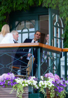 TENNIS - Wimbledon: Roger Federer auf dem Centre Court bei den Feierlichkeiten zum hundertjährigen Bestehen