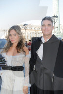 PEOPLE - Robbie Williams und seine Frau Ayda Field Williams an der Pariser Modewoche