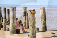 FEATURE - 
Out of Office: Dank moderner Kommunikationstechnik arbeiten, von wo man möchte (Symbolfotos)