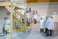 Prime Minister Boris Johnson visits Francis Crick Institute