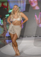 FEATURE - 2022 Sports Illustrated Badekleider Modeschau in Miami