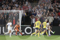 FUSSBALL - Frauen EM 2022: Die Engländerin Alessia Russo erzielt mit einem Hackentrick das dritte Tor im Halbfinal gegen Schweden