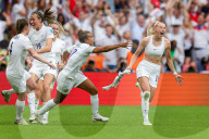 FUSSBALL -  EURO 2022 Frauen: Chloe Kelly erzielt Siegestor für England