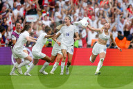 FUSSBALL -  EURO 2022 Frauen: Chloe Kelly erzielt Siegestor für England