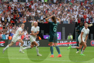 FUSSBALL -  EURO 2022 Frauen: Chloe Kelly erzielt Siegestor für England
