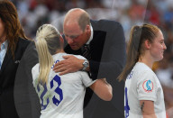 FUSSBALL - Prinz William gratuliert Englands Frauen zum EM-Titel