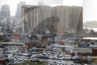 NEWS - Ständige Mahnung an die Explosion im August 2020: Die Ruinen der Getreidesilos im Hafen von Beirut