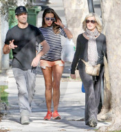 EXCLUSIF Olivia Newton-John, sa fille Chloe Lattanzi et son fiancé James Driskill à South Yarra. SF