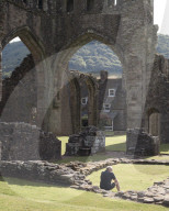 A great Black Mountains walk to a great pub: the Llanthony Priory.