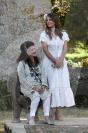 PEOPLE - Elizabeth Hurley nimmt an einer Elefanten-Ehrung auf Sudeley Castle teil, um den Weltelefantentag zu feiern