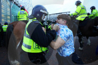 SPORT - Premier League: Man-United-Fans protestieren vor Spiel 