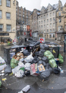 NEWS - In Schottlands Hauptstadt türmt sich der Müll: Streik der Müllarbeiter in Edinburgh für mehr Lohn