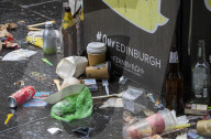 NEWS - In Schottlands Hauptstadt türmt sich der Müll: Streik der Müllarbeiter in Edinburgh für mehr Lohn