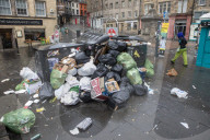NEWS - In Schottlands Hauptstadt türmt sich der Müll: Streik der Müllarbeiter in Edinburgh für mehr Lohn