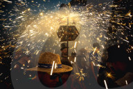 FEATURE - Feuerwerk bei der Festa Major in Sitges, Spanien