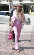 Heidi Klum Is Perfection In Pretty Pink Ensemble While Howie Mandel Brings The Humor