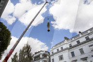 Billionaire closes main road in South Kensington for gardening work