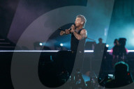 PEOPLE - Robbie Williams bei seinem Konzert auf dem Messegelände in München