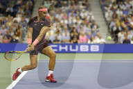 TENNIS - US Open: Rafael Nadal siegt mit blutiger Nase gegen Fabio Fognini