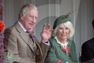 ROYALS - Prinz Charles und Camilla erfeuen sich an den Highland Games