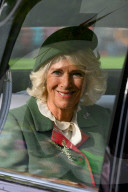 ROYALS - Prinz Charles und Camilla erfeuen sich an den Highland Games