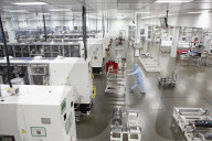 Labour pledges to create 30,000 jobs at electric car battery gigafactories