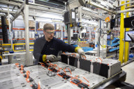 Labour pledges to create 30,000 jobs at electric car battery gigafactories