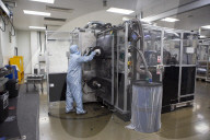 Labour pledges to create 30,000 jobs at electric car battery gigafactories