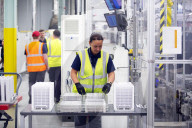 Labour pledges to create 30,000 jobs at electric car battery gigafactories