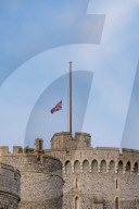 ROYALS - Tod von Queen Elizabeth: Halbmast-Beflaggung auf Windsor Castle