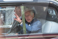 ROYALS -  King Charles III fährt im Rolls Royce zum Buckingham Palace