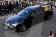 ROYALS - Tod von Queen Elizabeth: Sargprozession von Balmoral nach Edinburgh