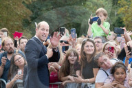 ROYALS - Tod von Queen Elizabeth: Prinz William, Catherine, Prinz Harry und Meghan gemeinsam vor dem Schloss Windsor