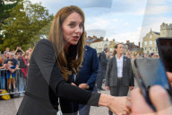 ROYALS - Tod von Queen Elizabeth: Prinz William, Catherine, Prinz Harry und Meghan gemeinsam vor dem Schloss Windsor
