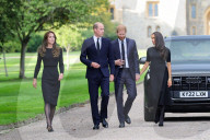 ROYALS - Tod von Queen Elizabeth: Prinz William, Catherine, Prinz Harry und Meghan gemeinsam vor dem Schloss Windsor