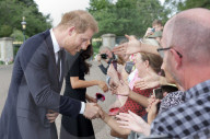 ROYALS - Tod von Queen Elizabeth: Prinz William, Catherine, Prinz Harry und Meghan gemeinsam vor dem Schloss Windsor