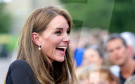 ROYALS - Tod von Queen Elizabeth: Prinz William, Catherine, Prinz Harry und Meghan gemeinsam vor dem Schloss Windsor
